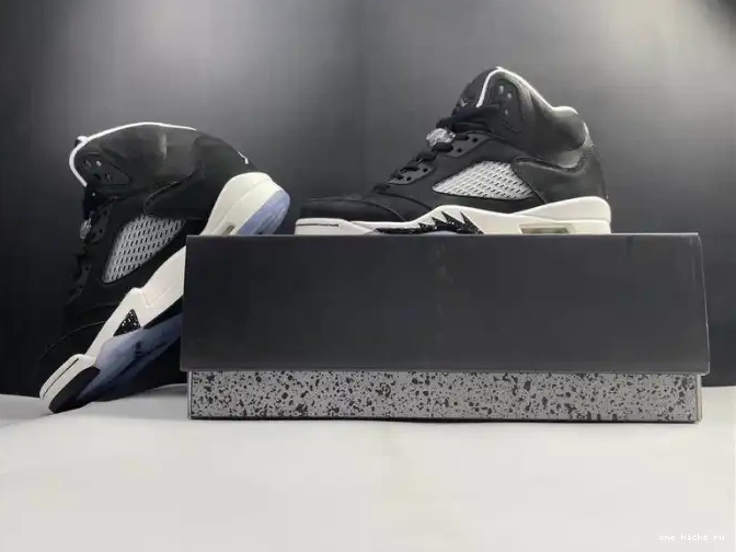 Rep Onekick JORDAN AIR OREO 5 CT4838-011 0405